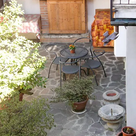 Casa Il Cortile 180s アパート